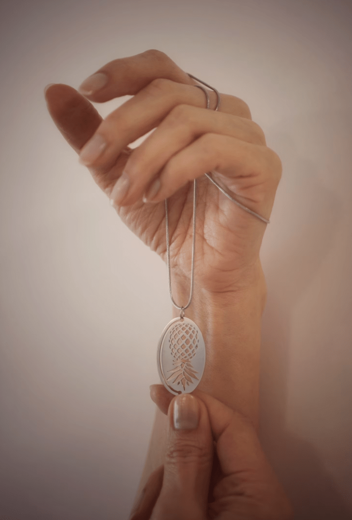 Exclusive Upside Down Pinapple, exklusivt swingers smycke.