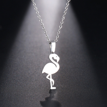 Ladda upp bild till gallerivisning, Halsband Flamingo i Guld &amp; Silver
