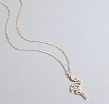 Ladda upp bild till gallerivisning, Origami Flamingo Halsband
